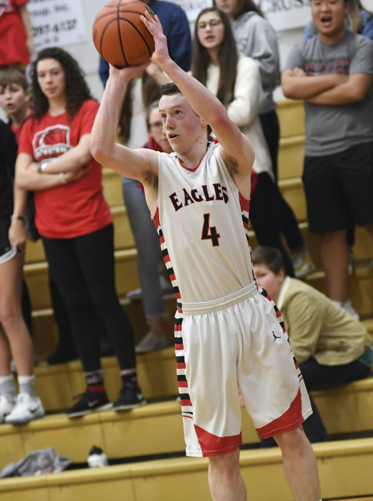 Santiam Christian falls to Blanchet Catholic, places fifth